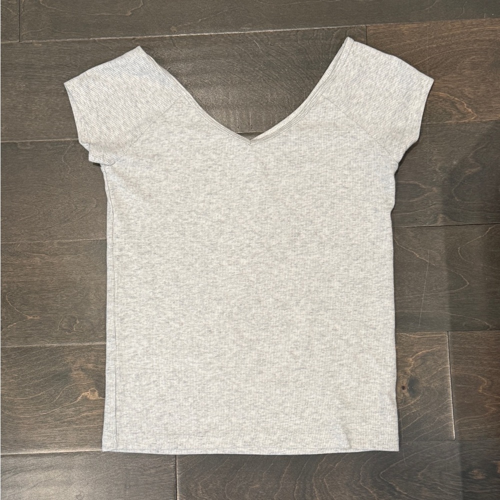 AE Gray Women's V-Neck Top